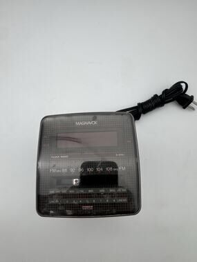 Magnavox D-3110/17 Cube AM/FM Dual Alarm Battery Backup Clock Radio